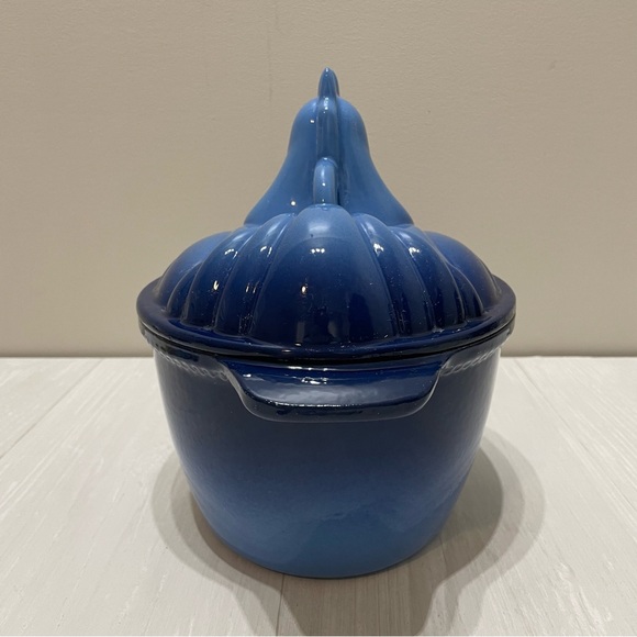*RARE* Lodge Enamel Covered Cast Iron Chicken Dutch Oven Blue 2QT *RARE* - Picture 4 of 10